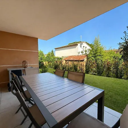 Moderne 2 Chambres, Jardin, Terrasse Et Garage 아파트 *