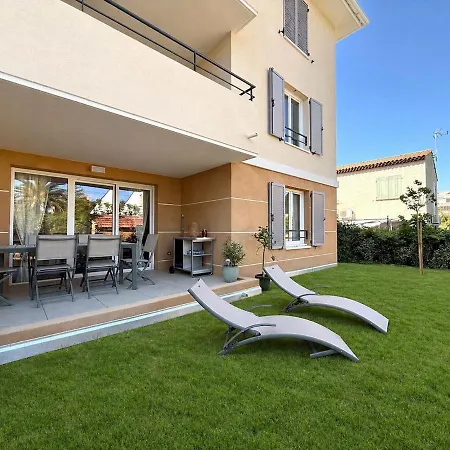 Moderne 2 Chambres, Jardin, Terrasse Et Garage Appartement